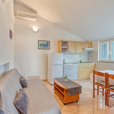 Apartment Vilma Funtana Buitenkant foto