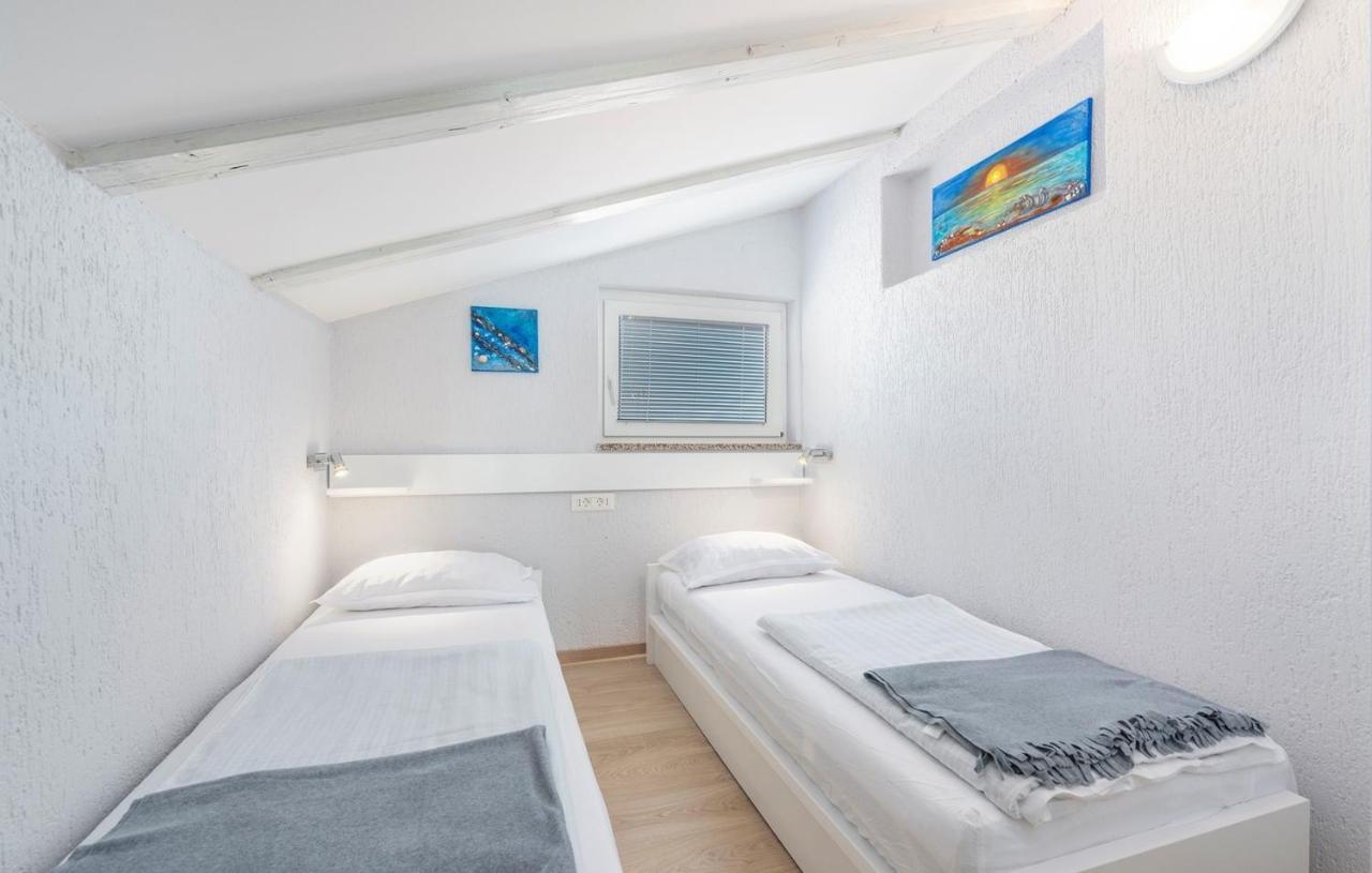 Apartment Vilma Funtana Buitenkant foto