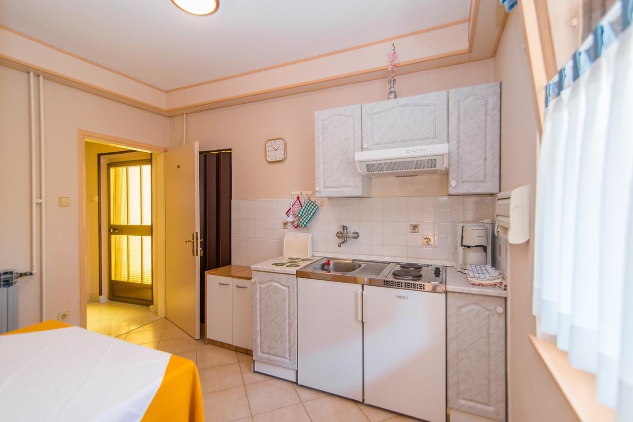Apartment Vilma Funtana Buitenkant foto